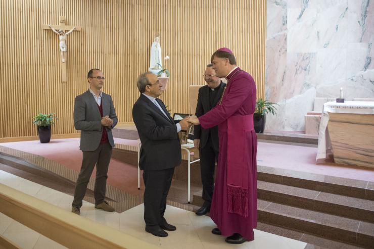 D. António Marto saúda bispos anglicanos presentes em Fátima