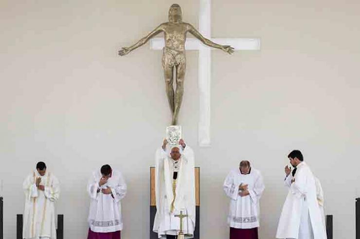 Papa diz que não podia deixar de vir a Fátima